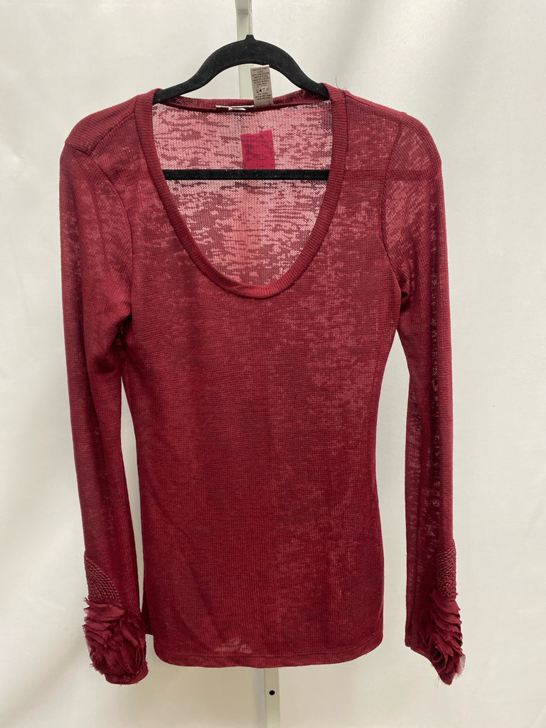 BKE Size Medium Red Long Sleeve Top