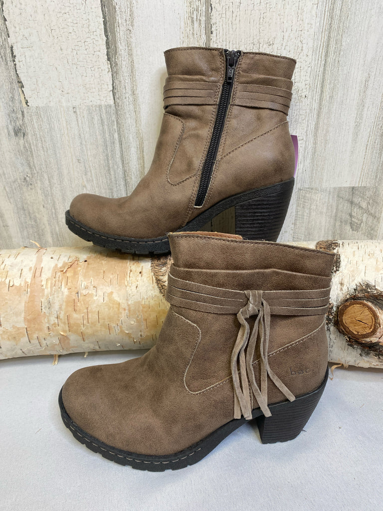 b.o.c Size 7 Tan Booties