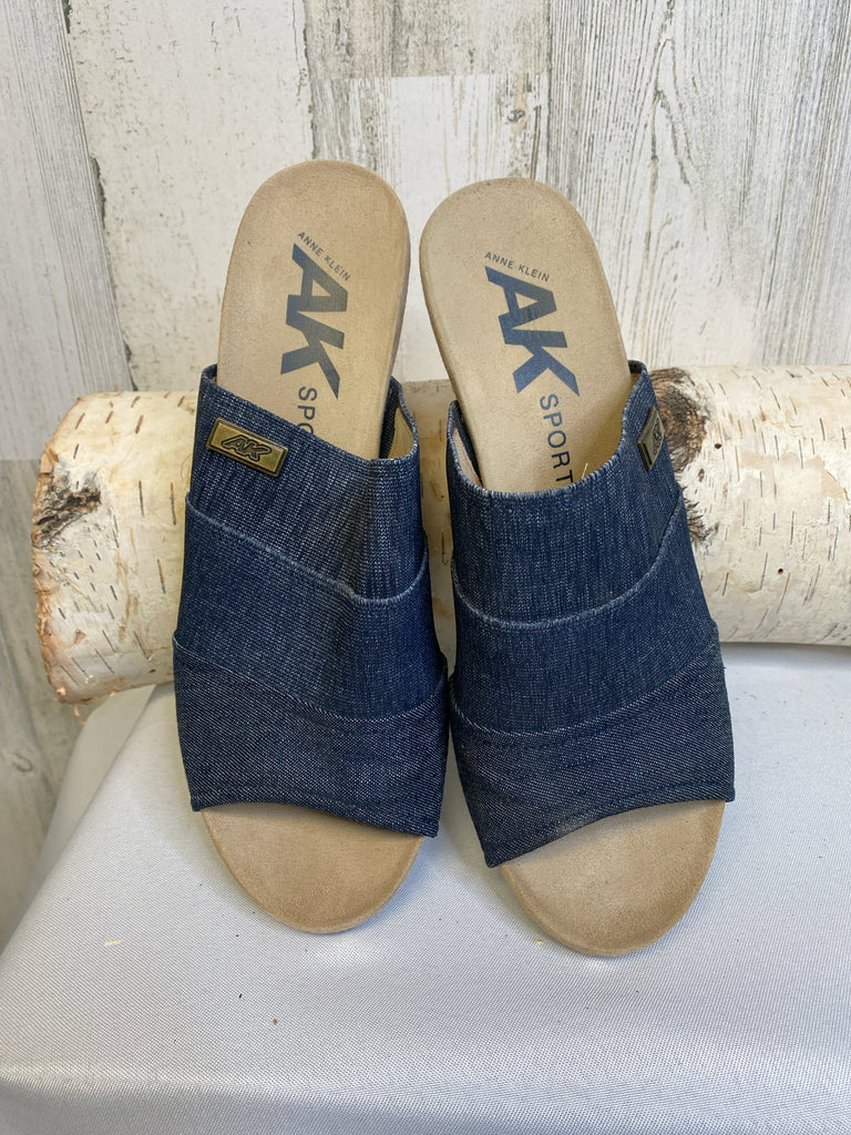 Anne Klein Size 9.5 Denim Sandals