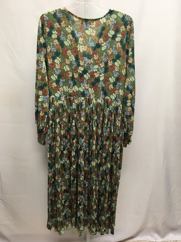 Size 22/24 eloquii Green Floral Long Sleeve Dress