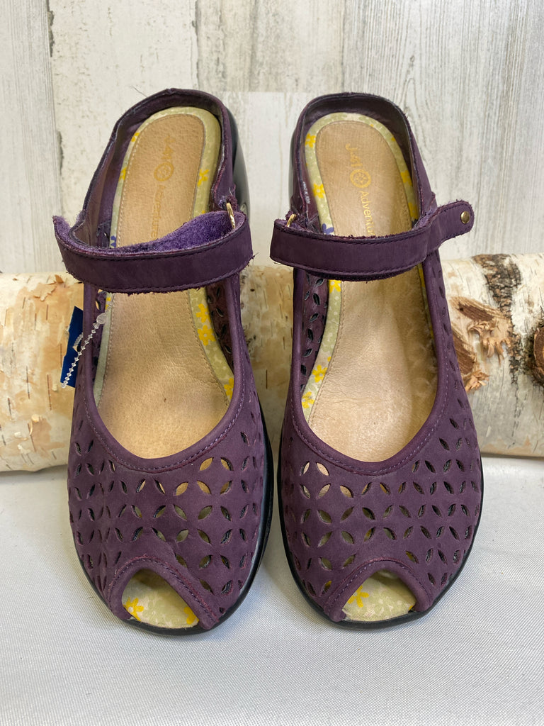 J-41 Size 10 Plum Sandals Shoes