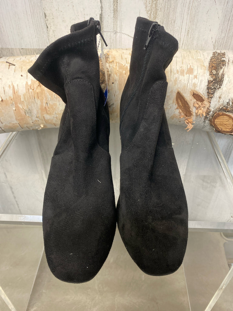 Size 7.5 Black Booties