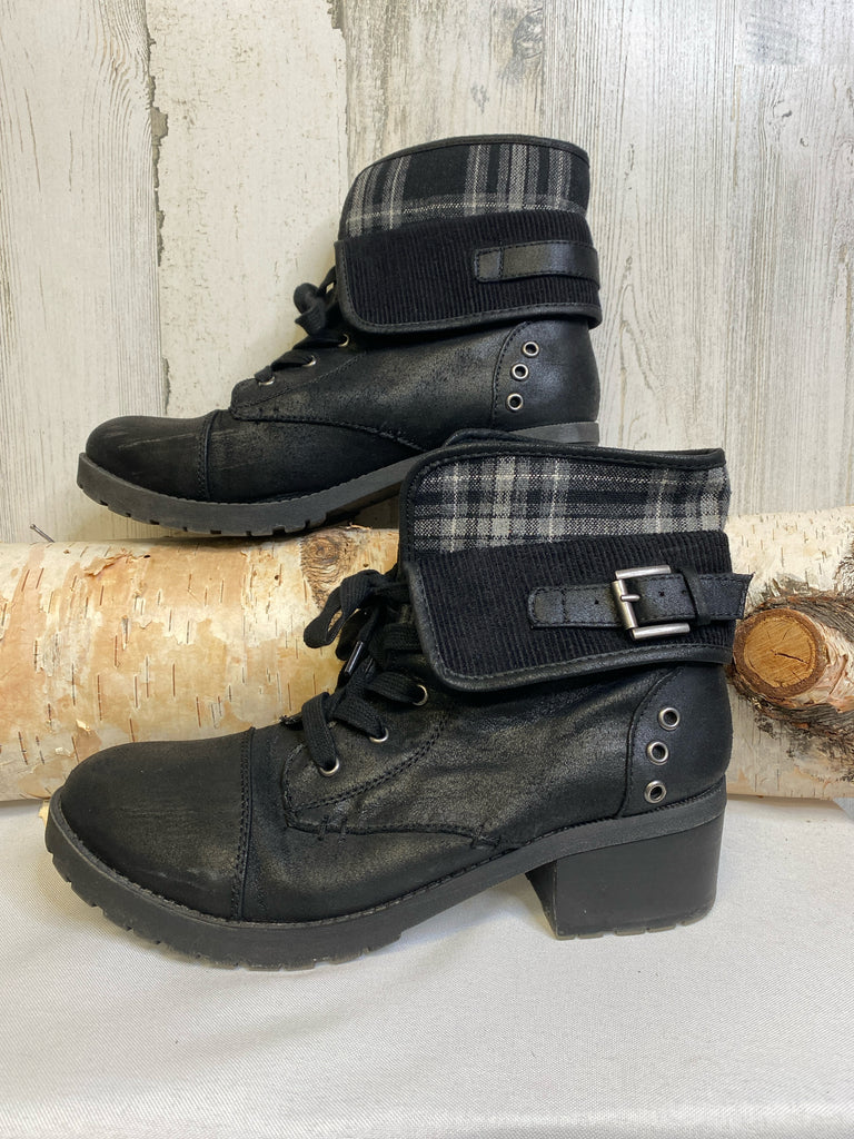 Rock & Candy Size 7.5 Black Booties