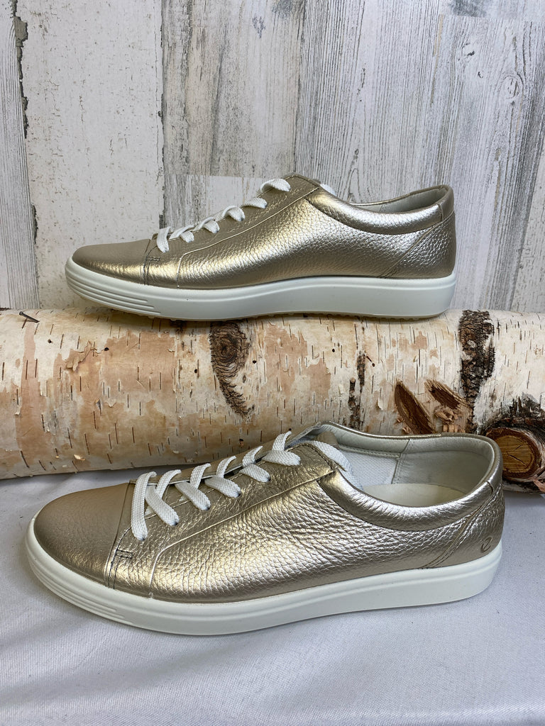 Ecco Size 41 (10/10.5) Gold Sneakers