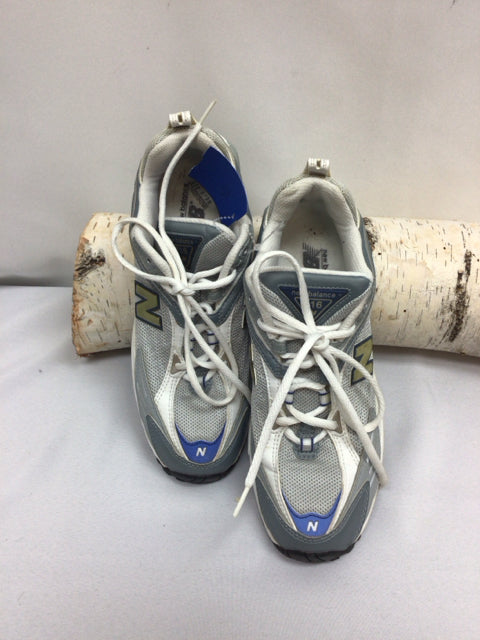 New Balance Size 10.5 White/Gray Athletic Shoes