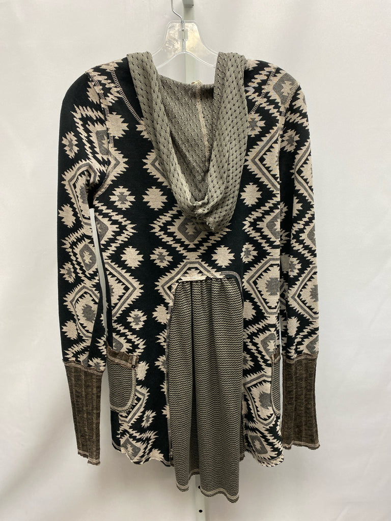 BKE Boutique Size Medium Black/Gray Cardigan