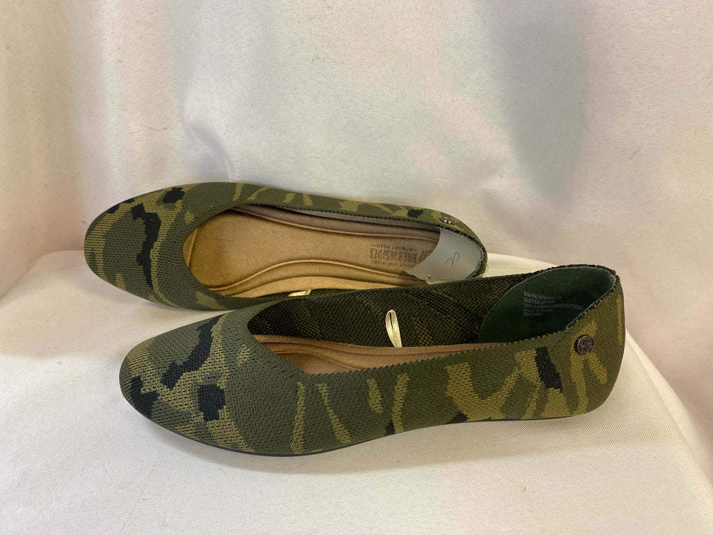 Size 8 Camoflouge Flats