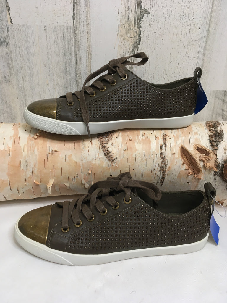 Coach Size 8 Olive Designer Shoe