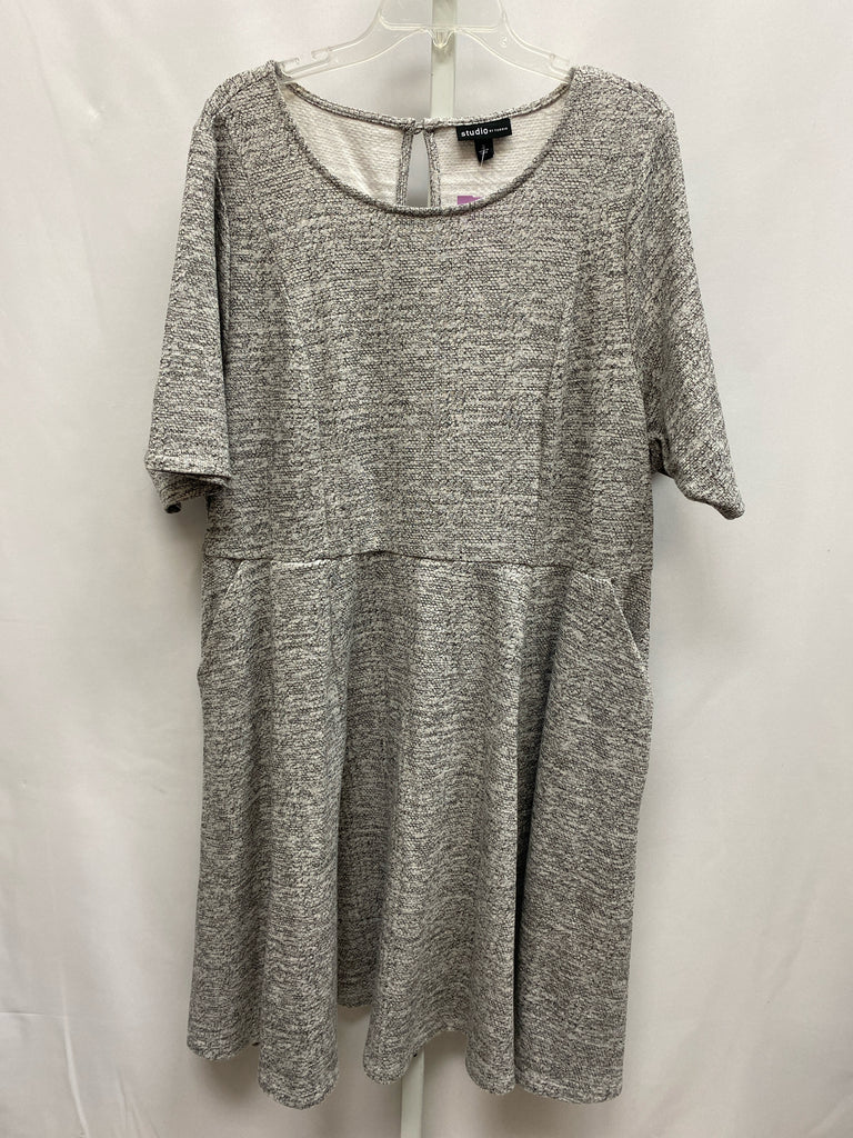 Size 3X Studio Gray Short Sleeve Dress