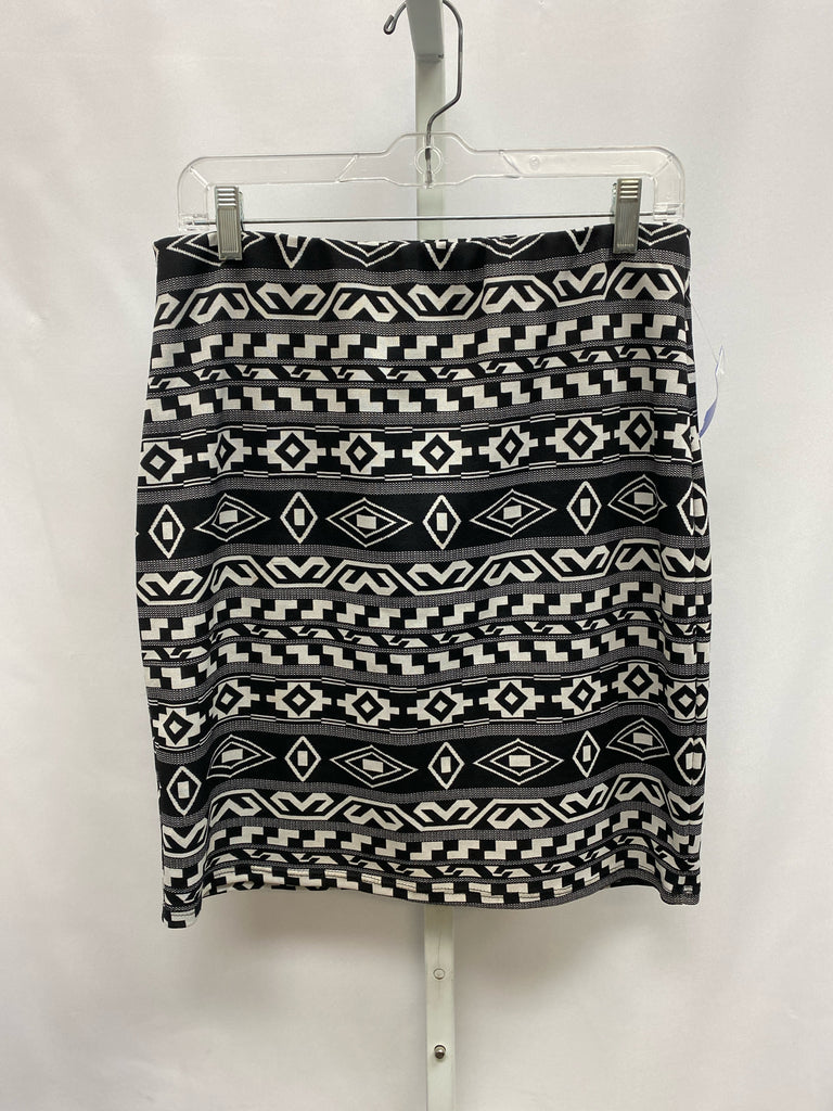 Size Large Miami Black Print Skirt