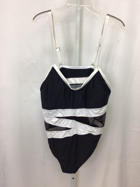 Size 2X Black/White Swimsuit Top Only