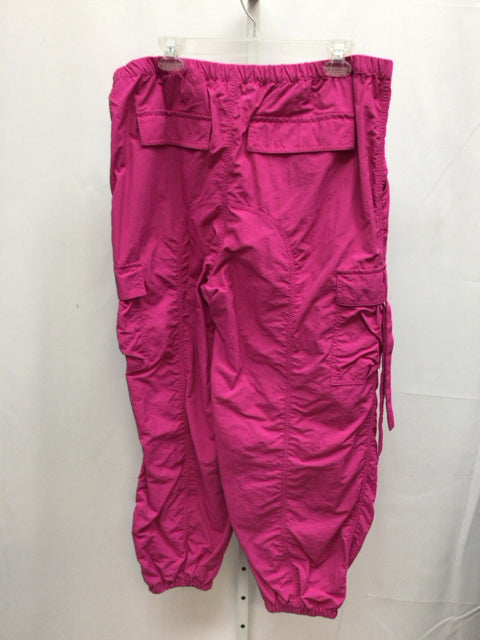 Divided Size Large Hot Pink Pants