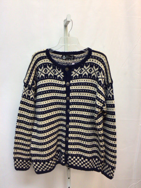Size M/L Navy/Cream Long Sleeve Sweater