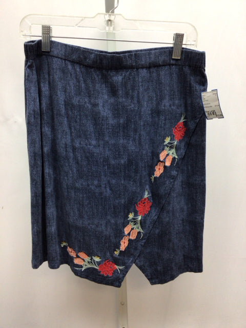 Size Large THML Blue Floral Skirt