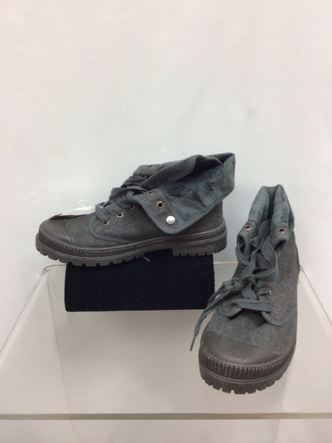 Very G Size 9 Gray Booties