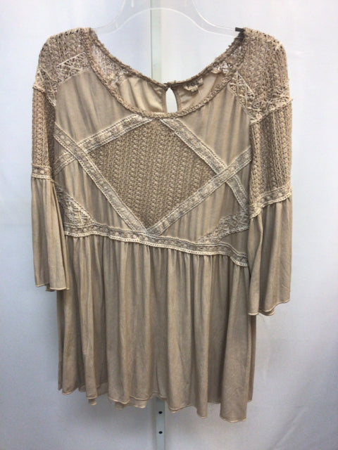 POL Size Large Beige 3/4 Sleeve Top