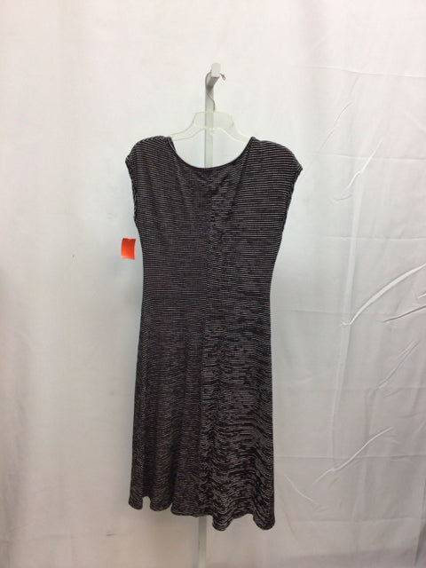 Size Medium Max Studio Black/White Sleeveless Dress