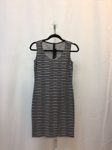 Size 4 St. John Black/Gray Designer Dress
