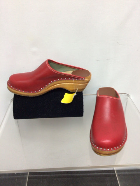 Size 38 (7.5) Red Clogs