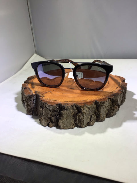 Quay Brown Sunglasses