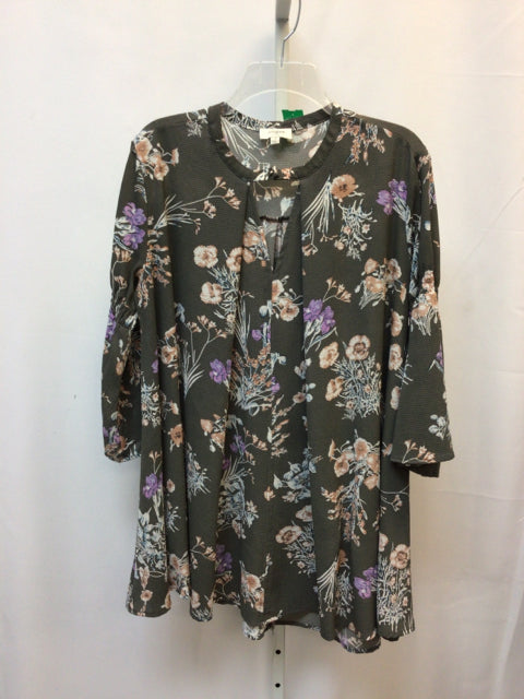 umgee Size Small Gray floral 3/4 Sleeve Tunic
