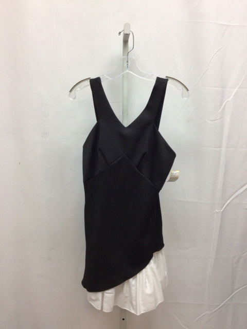Size 8 Venus Black/White Sleeveless Dress