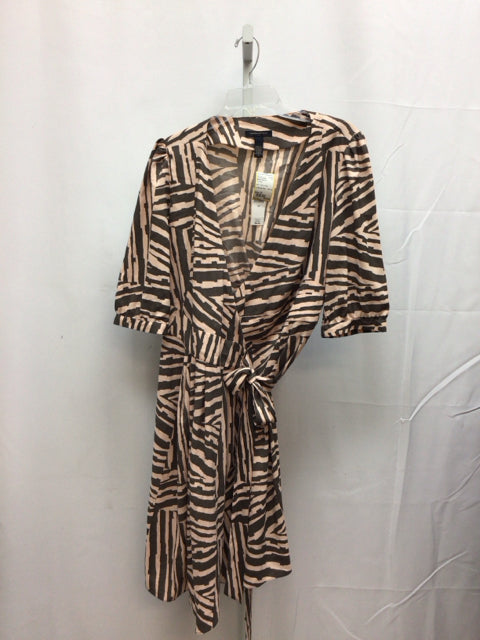 Size 10 Banana Republic Tan/Gray 3/4 Sleeve Dress