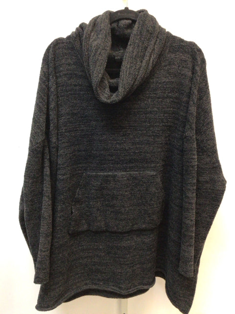 Barefoot Dreams Size One Size Black/Gray Long Sleeve Sweater
