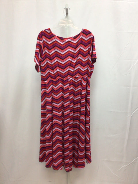Size 4X Avenue Red/Purple Short Sleeve Dress