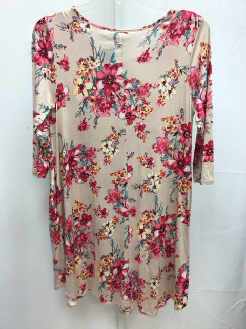 Size Large Tan Floral 3/4 Sleeve Tunic
