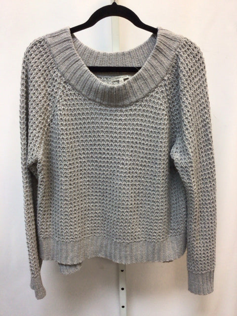 Cozy Casual Size M/L Gray Long Sleeve Sweater