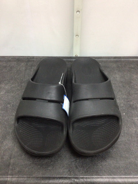 Size 11 Black Sandals