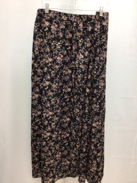 Size 3X Shein Black Floral Skirt