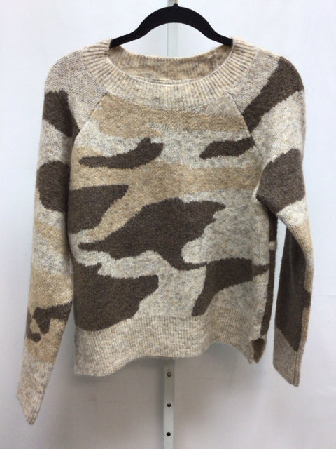 Moth Size Medium Brown Camo Long Sleeve Sweater
