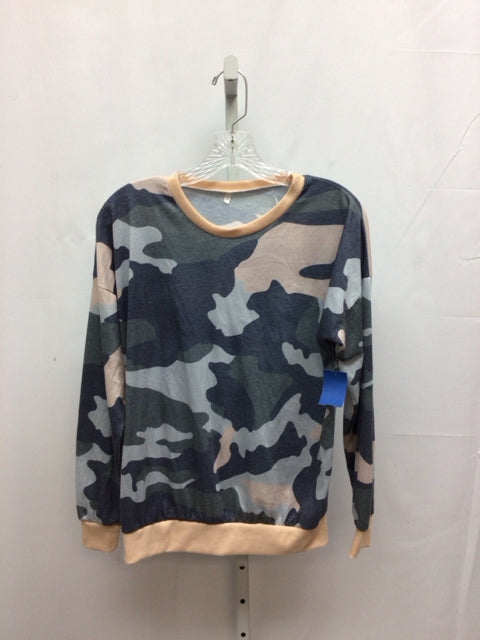 Amazon Essentials Size Small Camoflouge Long Sleeve Top
