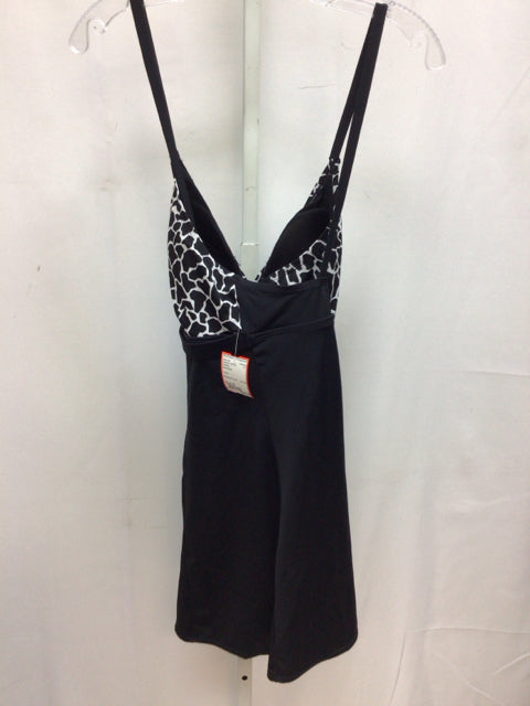 Size 18 Contour Black/White Swimsuit Top Only