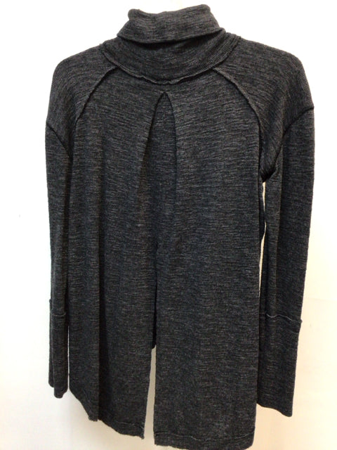We the Free Size XS Charcoal Long Sleeve Top